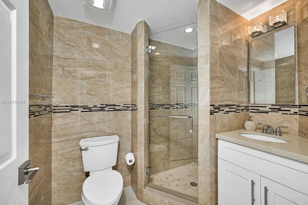 112 Bounty Ln Key Largo, FL 33037