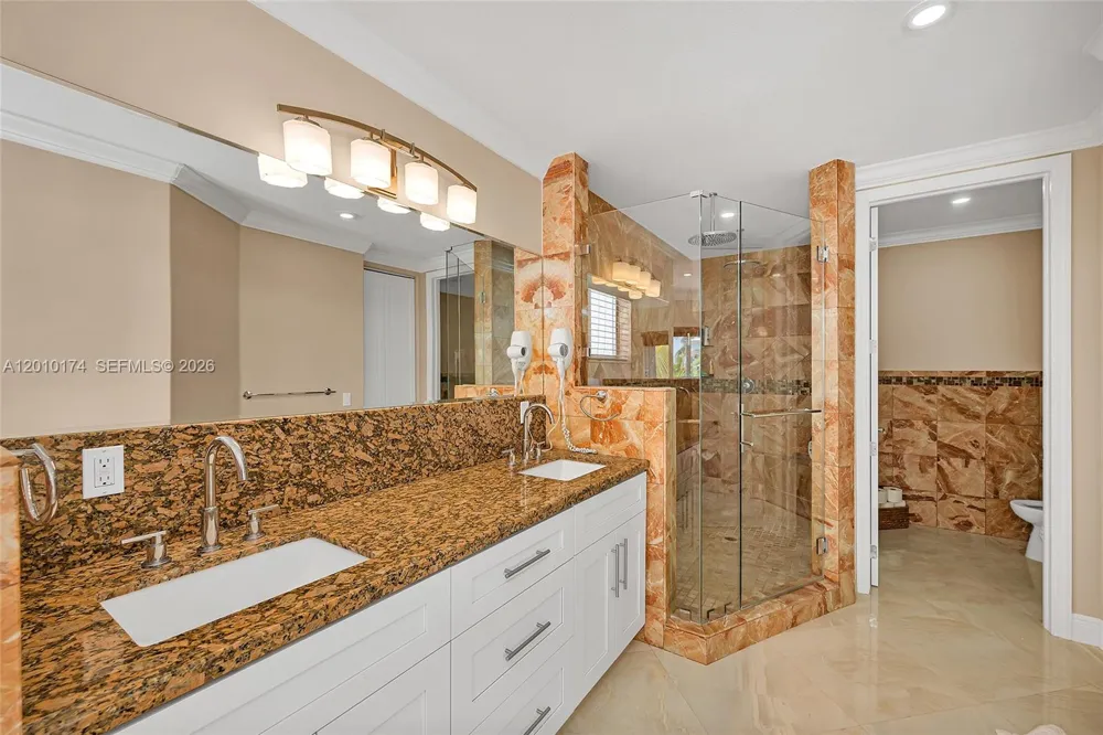 112 Bounty Ln Key Largo, FL 33037
