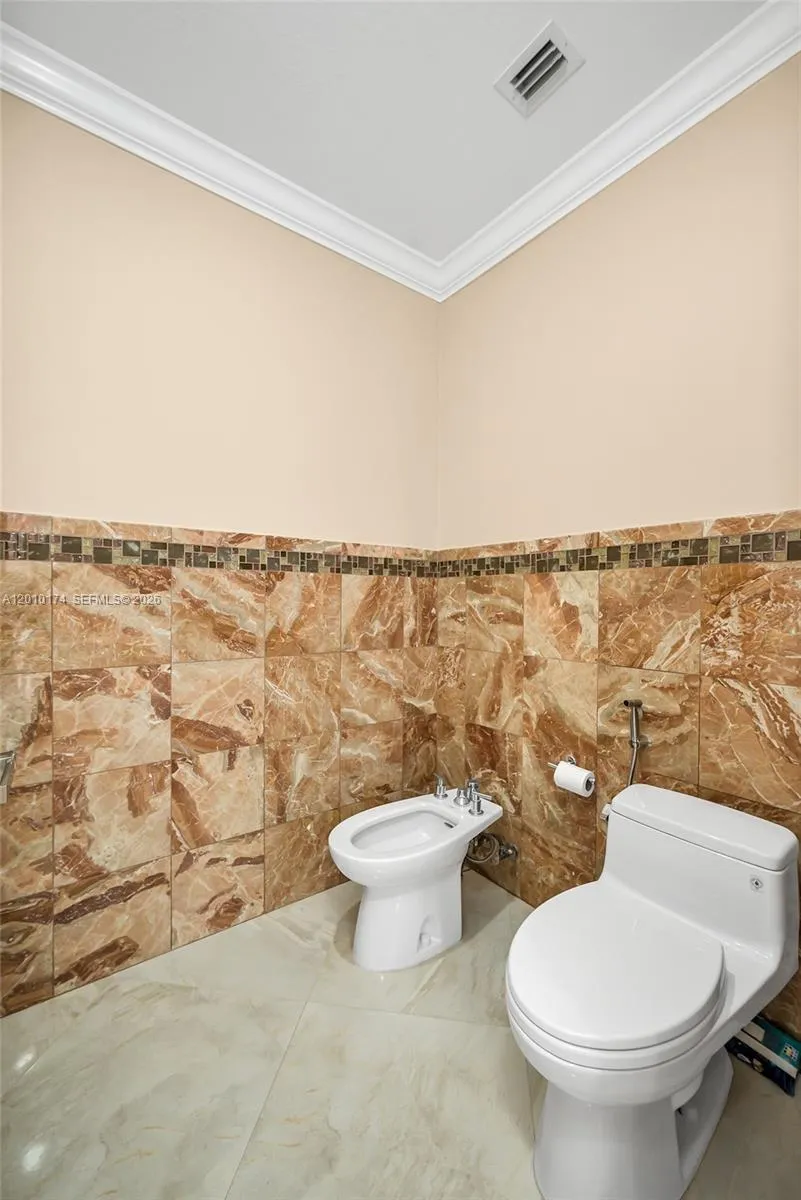 112 Bounty Ln Key Largo, FL 33037