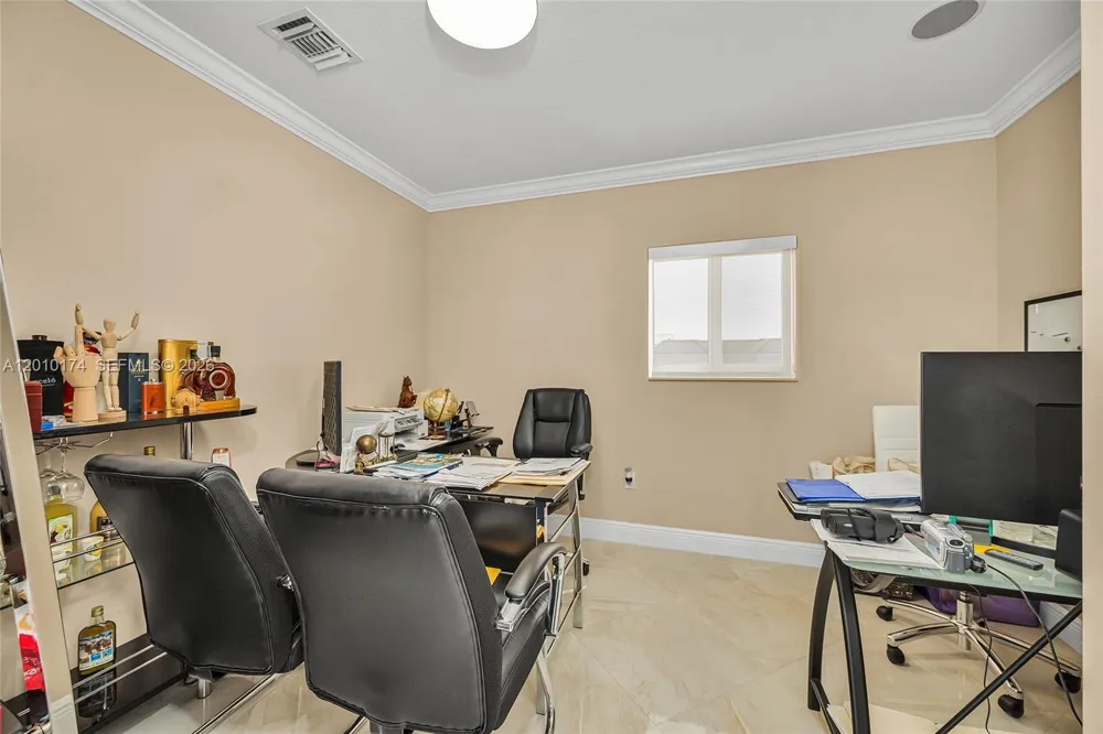 112 Bounty Ln Key Largo, FL 33037