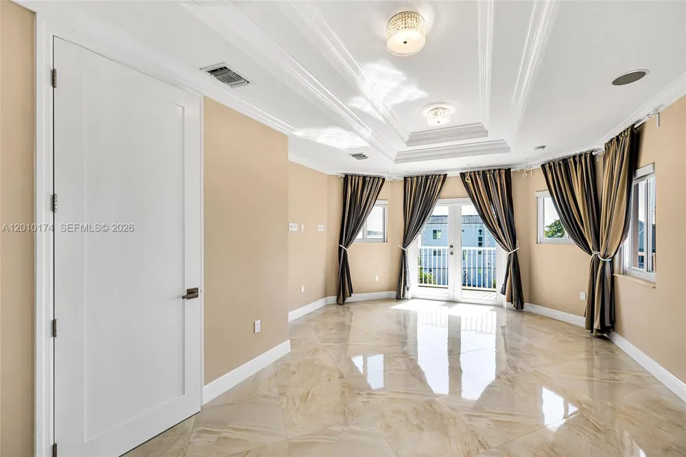 112 Bounty Ln Key Largo, FL 33037