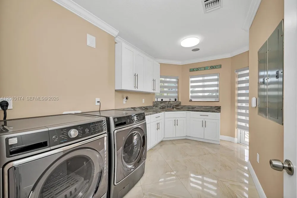 112 Bounty Ln Key Largo, FL 33037