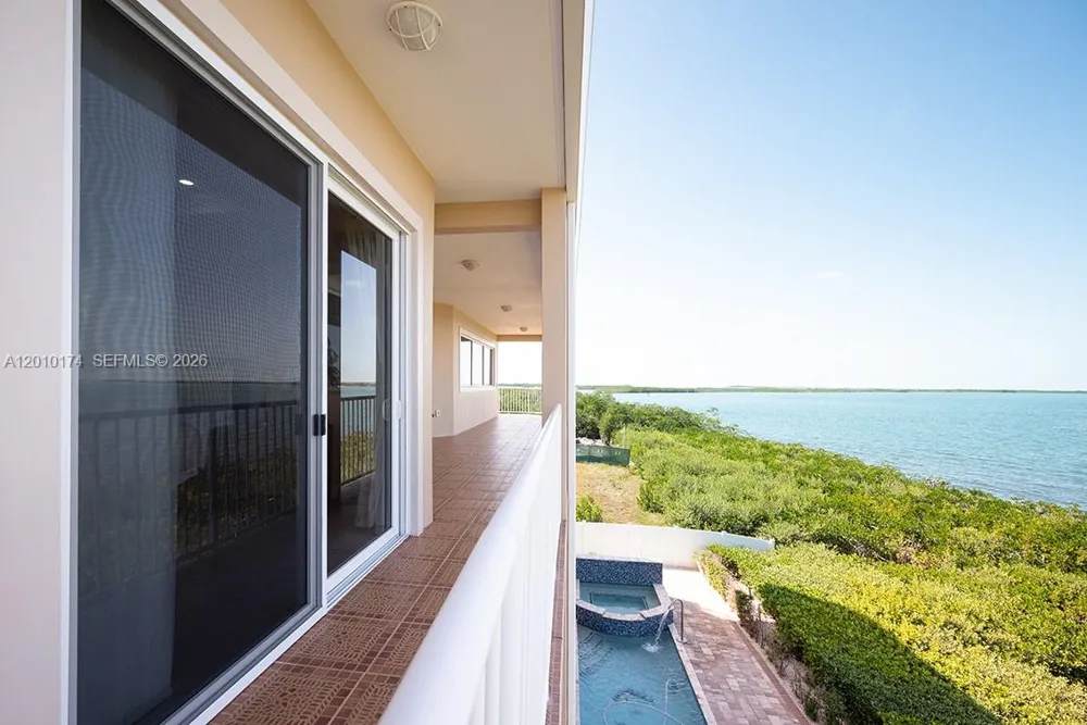 112 Bounty Ln Key Largo, FL 33037