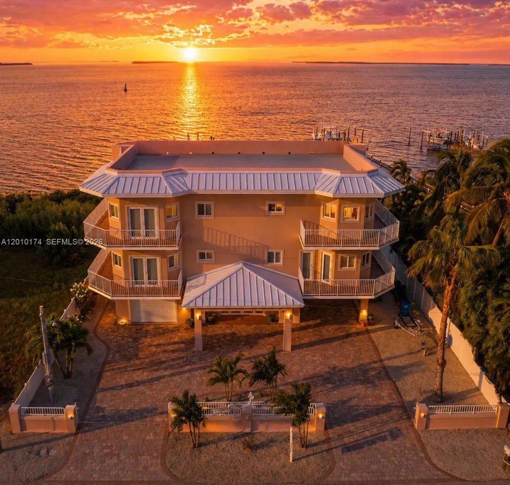 112 Bounty Ln Key Largo, FL 33037