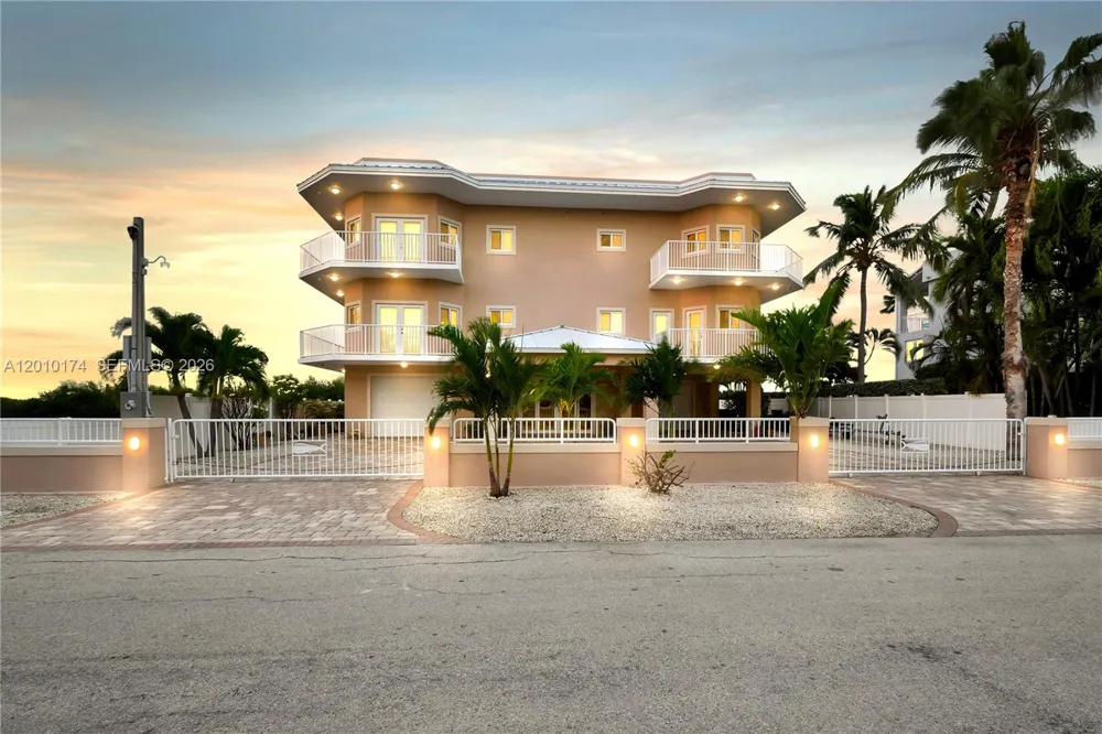 112 Bounty Ln Key Largo, FL 33037