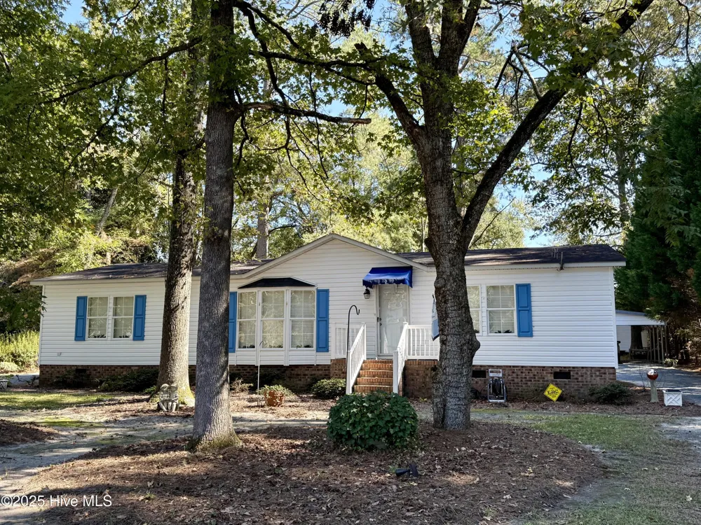 902 Aberdeen Road Laurinburg, NC 28352