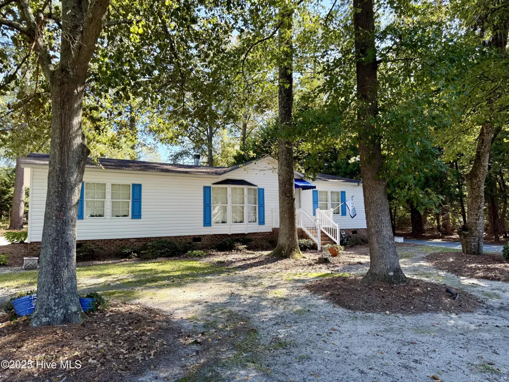 902 Aberdeen Road Laurinburg, NC 28352