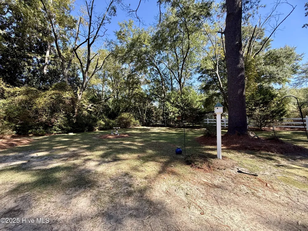 902 Aberdeen Road Laurinburg, NC 28352