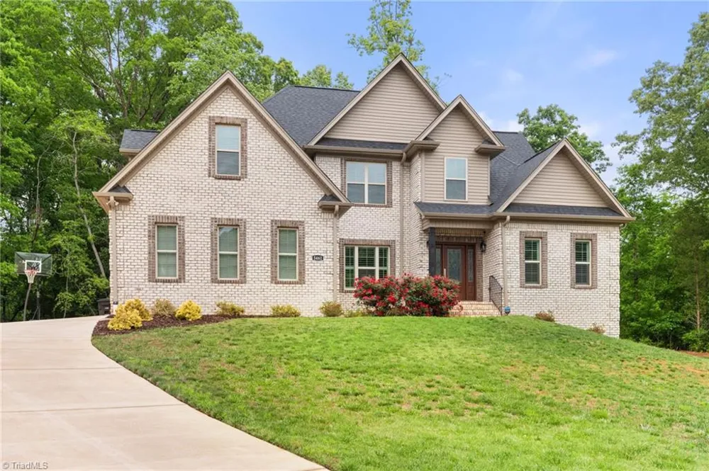 5461 Meadowlark Court Winston-Salem, NC 27106