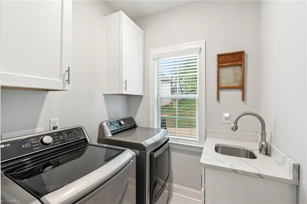 5461 Meadowlark Court Winston-Salem, NC 27106