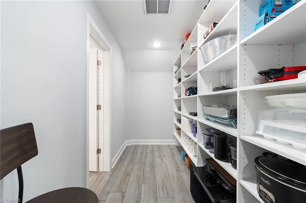 5461 Meadowlark Court Winston-Salem, NC 27106