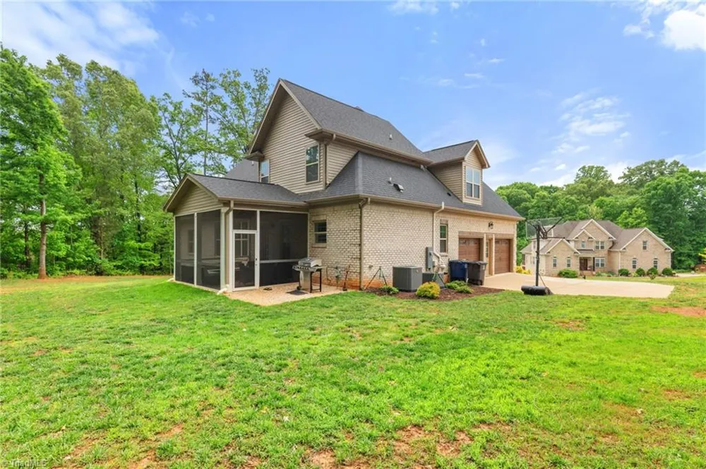 5461 Meadowlark Court Winston-Salem, NC 27106