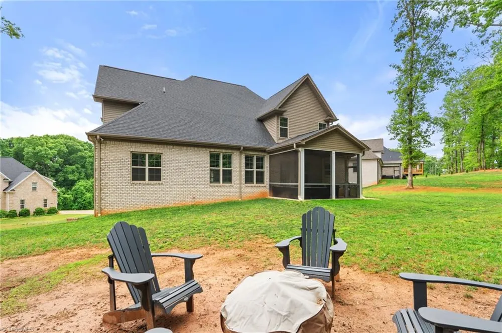 5461 Meadowlark Court Winston-Salem, NC 27106