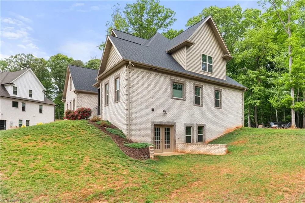 5461 Meadowlark Court Winston-Salem, NC 27106
