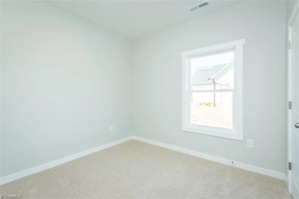 411 E Lee Avenue Yadkinville, NC 27055