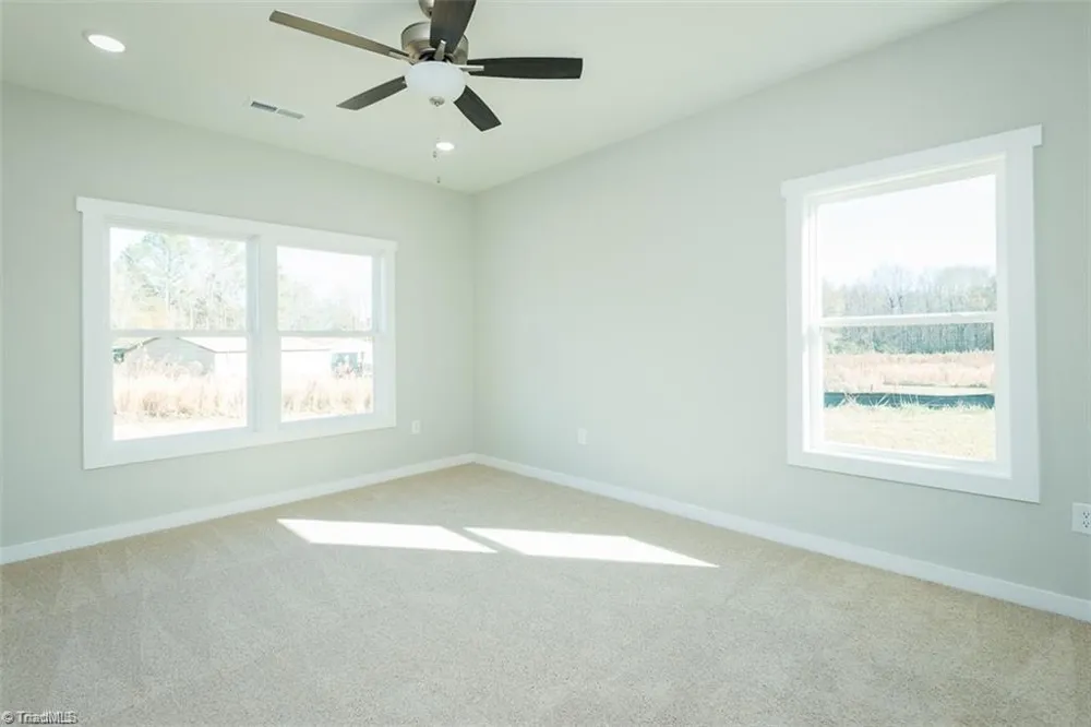 411 E Lee Avenue Yadkinville, NC 27055