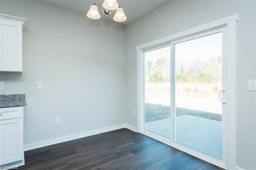 411 E Lee Avenue Yadkinville, NC 27055