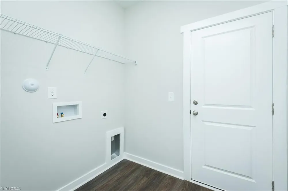 411 E Lee Avenue Yadkinville, NC 27055