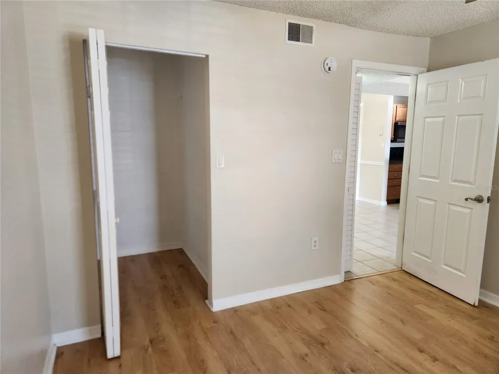 803 LAKE HAVEN SQUARE #101 Brandon, FL 33511