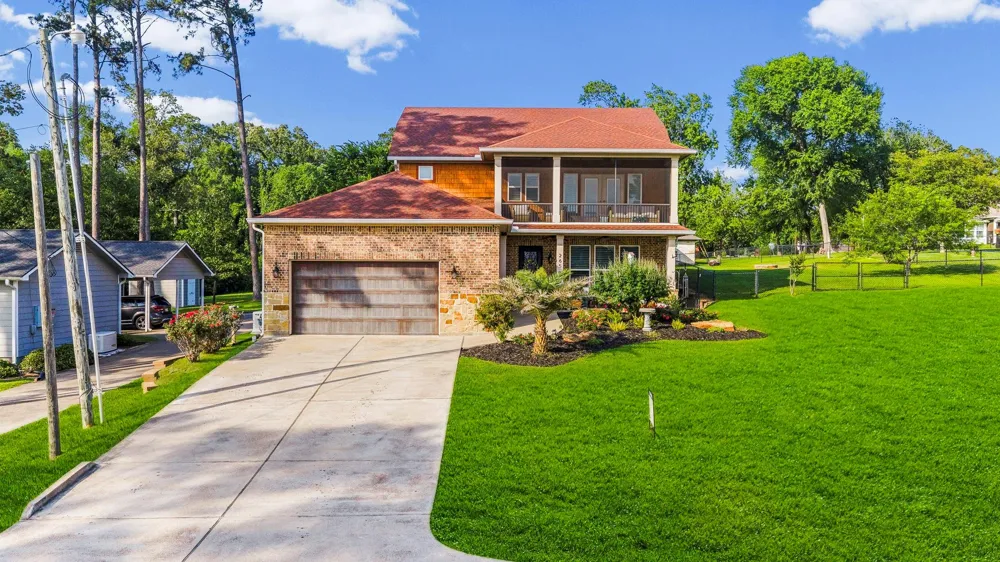 265 Bridgelanding Onalaska, TX 77360