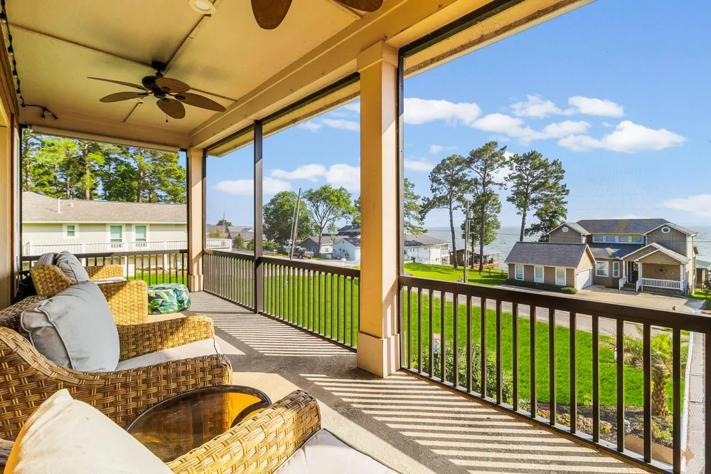 265 Bridgelanding Onalaska, TX 77360