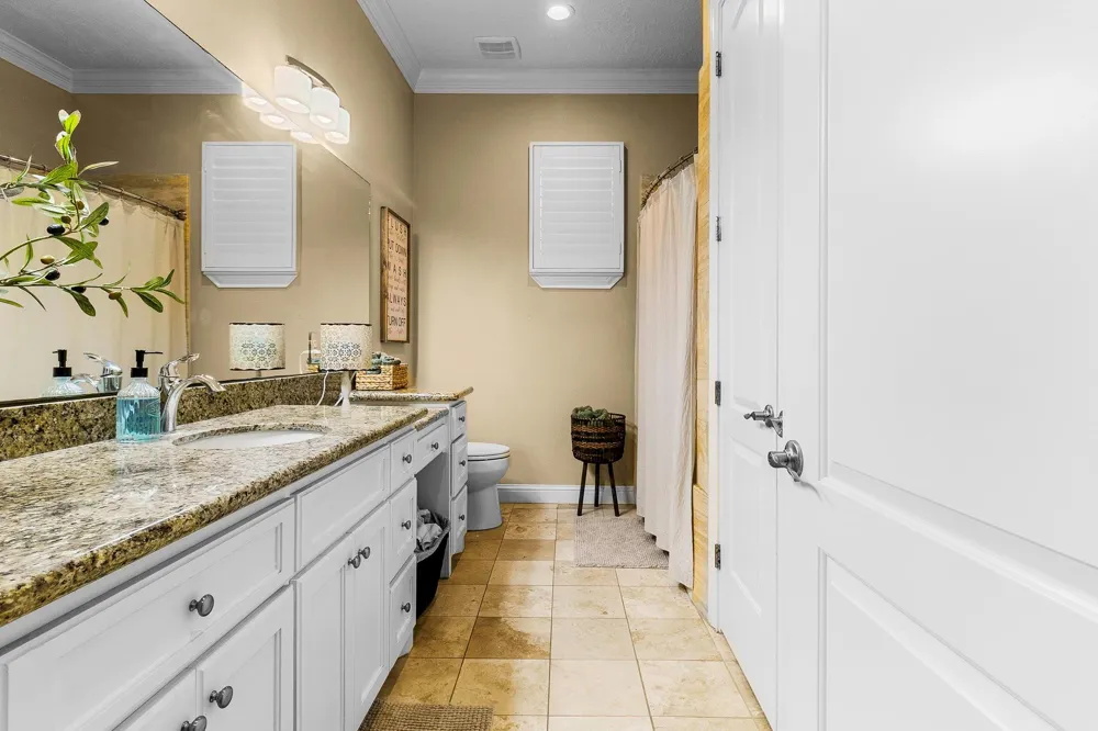 265 Bridgelanding Onalaska, TX 77360