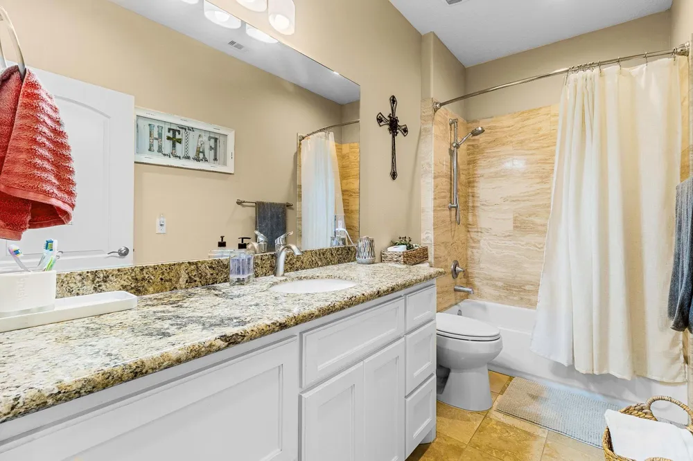 265 Bridgelanding Onalaska, TX 77360
