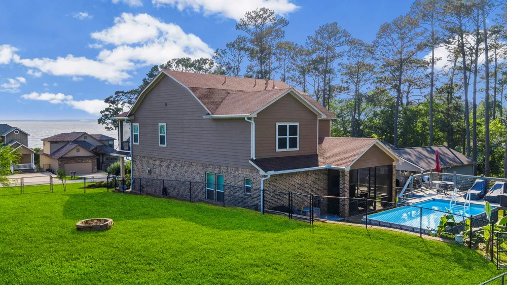265 Bridgelanding Onalaska, TX 77360