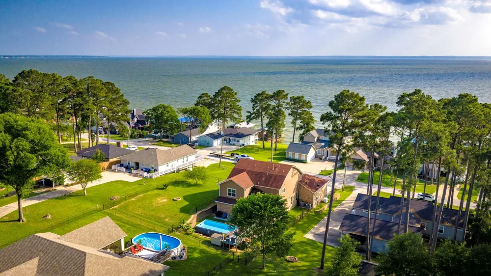 265 Bridgelanding Onalaska, TX 77360