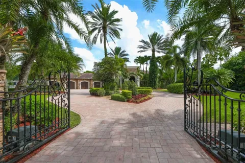 16740 Berkshire Ct