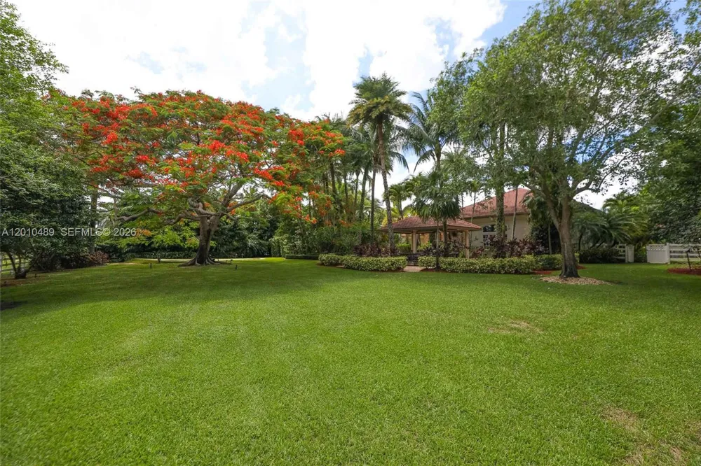 16740 Berkshire Ct Southwest Ranches, FL 33331