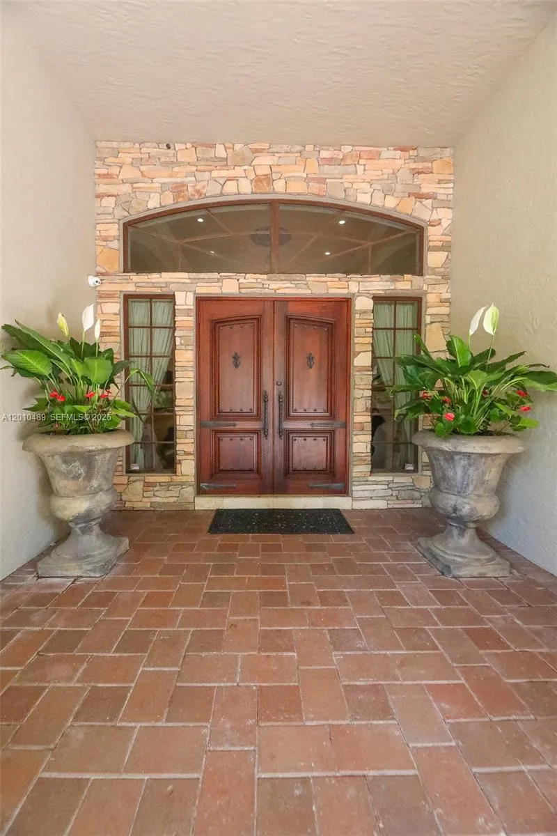 16740 Berkshire Ct Southwest Ranches, FL 33331