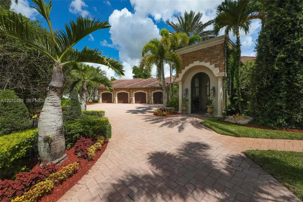 16740 Berkshire Ct Southwest Ranches, FL 33331