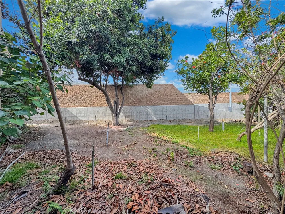 7736 Sugar Drive Huntington Beach, CA 92647