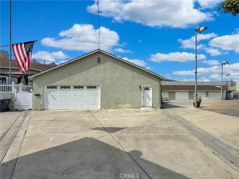 7736 Sugar Drive Huntington Beach, CA 92647
