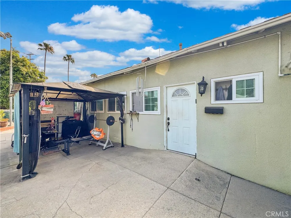 7736 Sugar Drive Huntington Beach, CA 92647