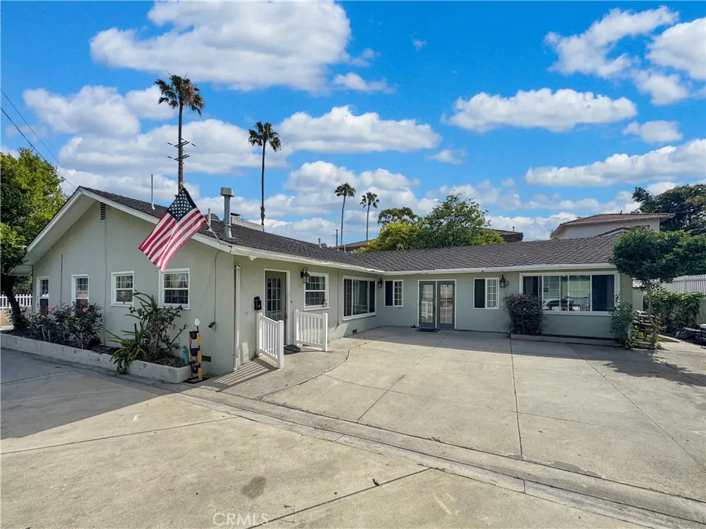 7736 Sugar Drive Huntington Beach, CA 92647