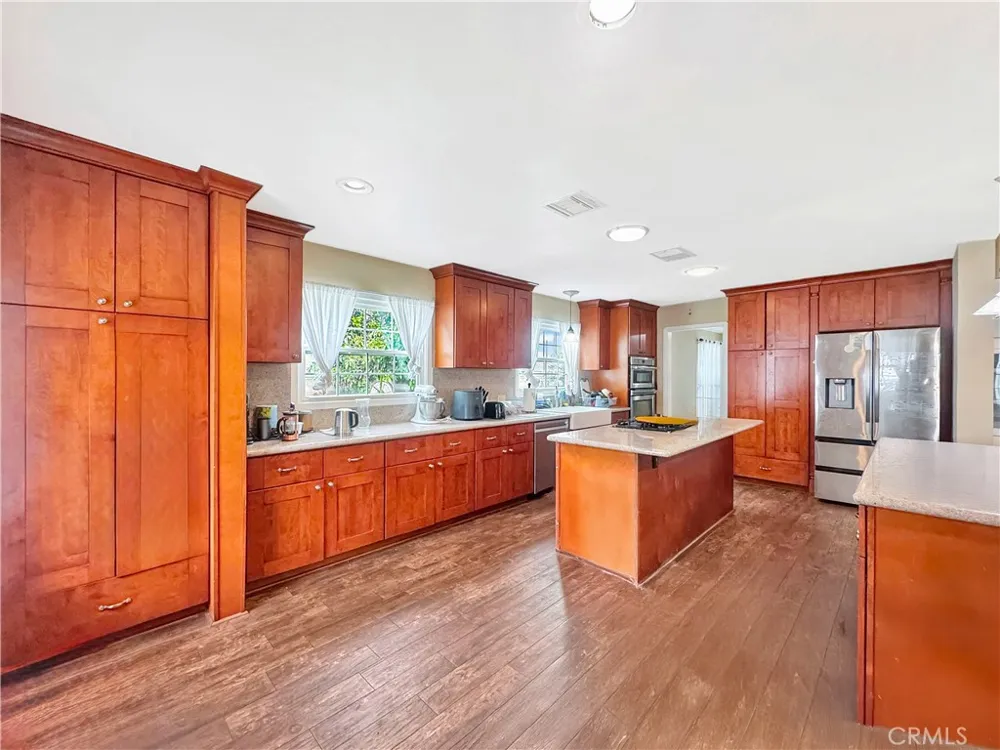 7736 Sugar Drive Huntington Beach, CA 92647