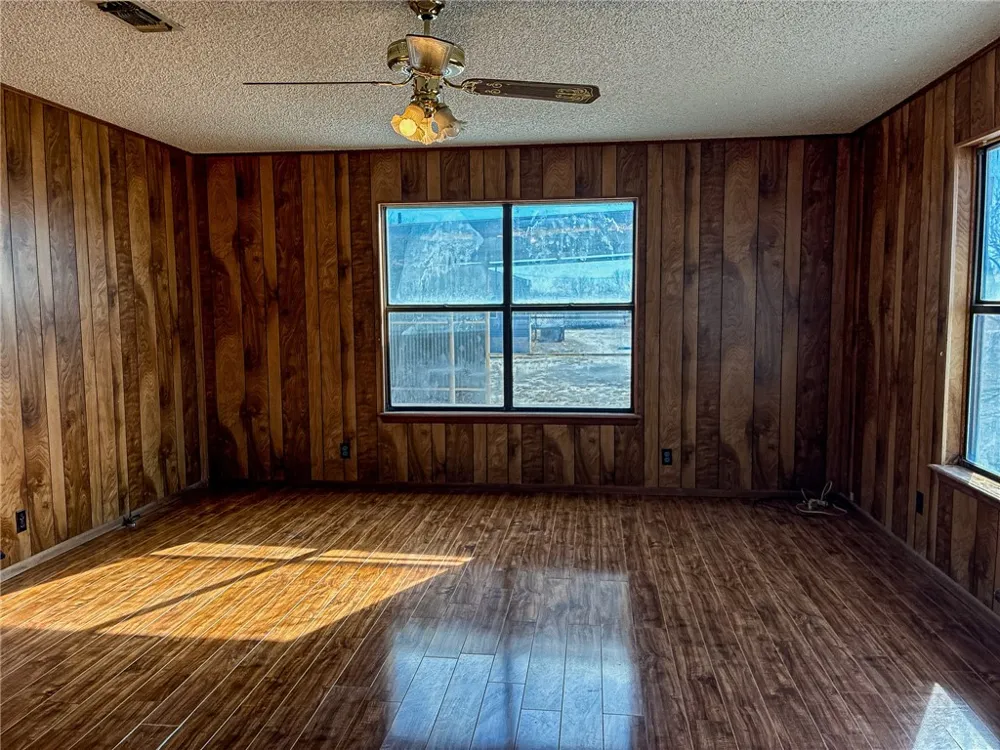 180 Recreation Road 8 Calliham, TX 78007