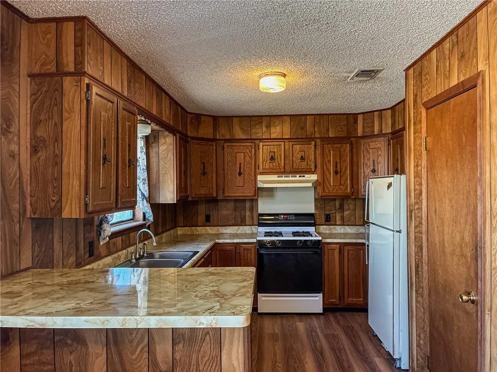180 Recreation Road 8 Calliham, TX 78007
