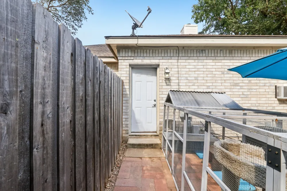 201 Sailmaster Street Lakeway, TX 78734