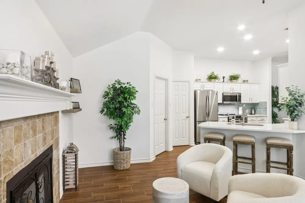 201 Sailmaster Street Lakeway, TX 78734