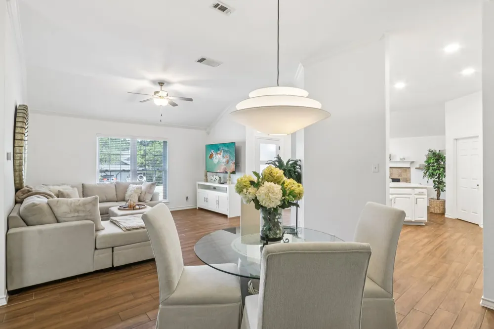 201 Sailmaster Street Lakeway, TX 78734