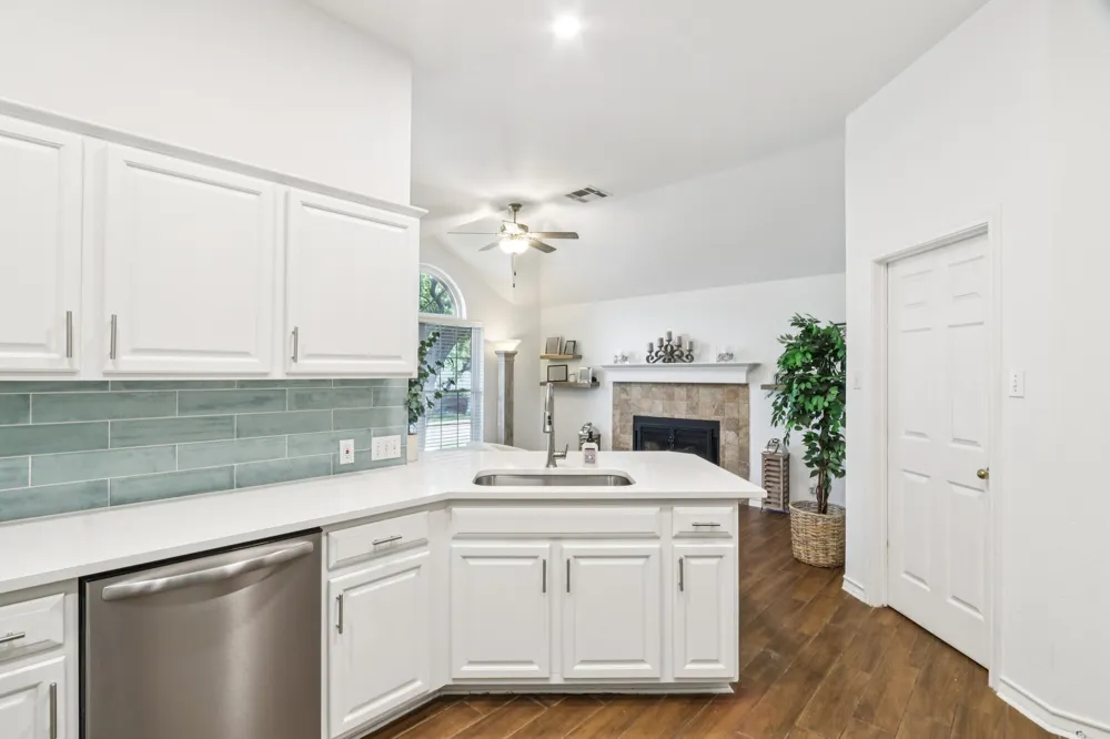 201 Sailmaster Street Lakeway, TX 78734