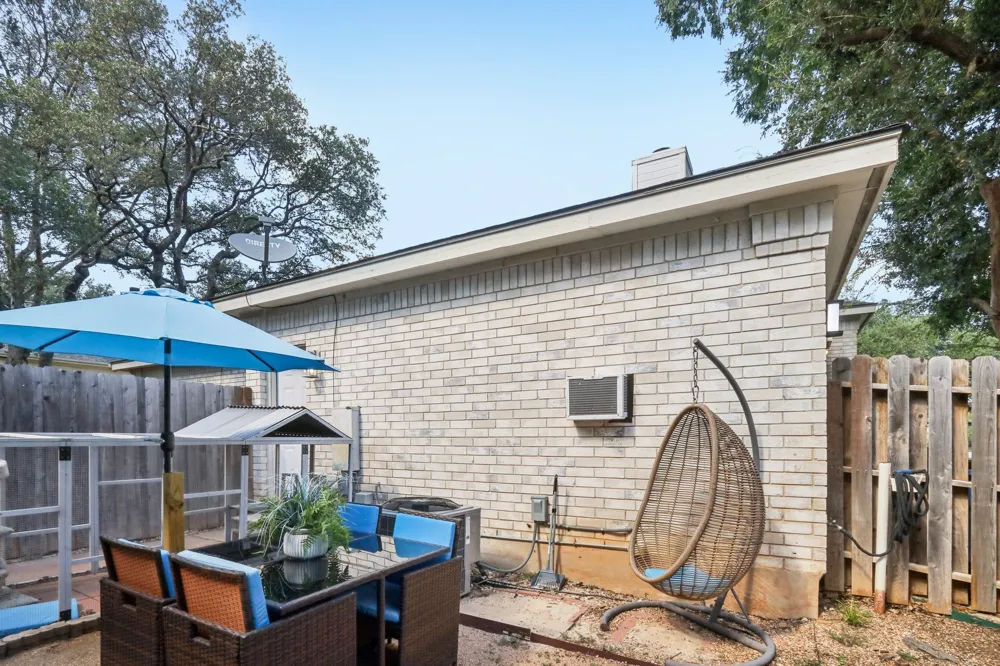 201 Sailmaster Street Lakeway, TX 78734
