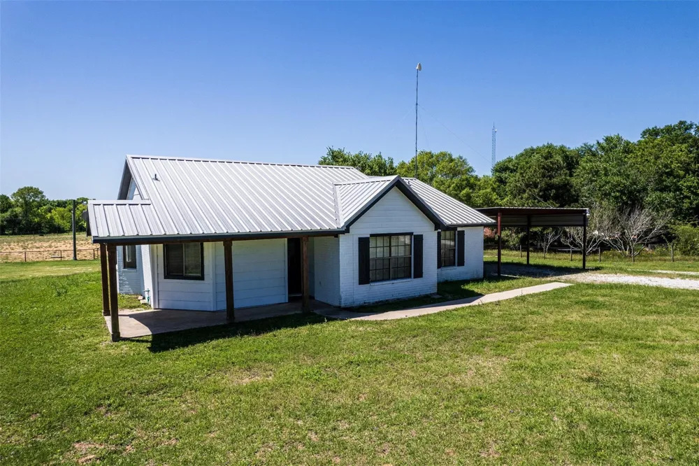 15534 Meadow Creek Road Hockley, TX 77447