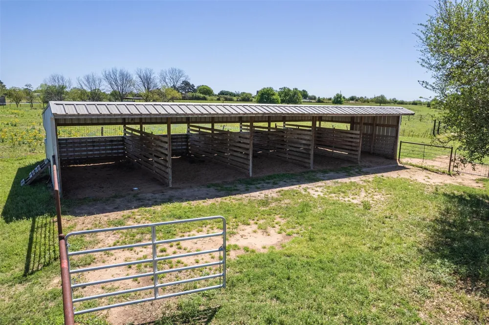15534 Meadow Creek Road Hockley, TX 77447
