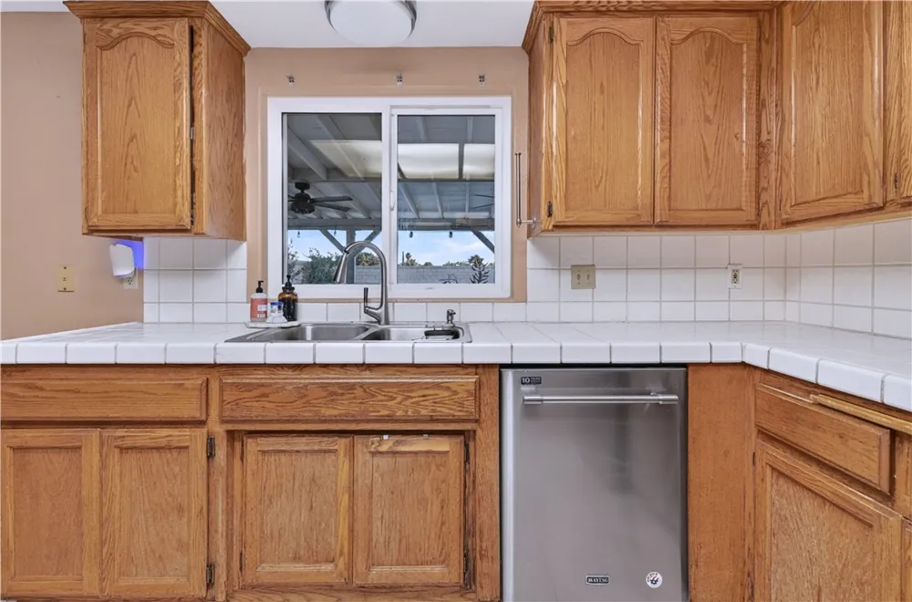 834 E Avenue J6 Lancaster, CA 93535