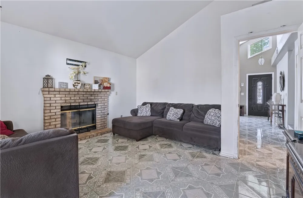 834 E Avenue J6 Lancaster, CA 93535