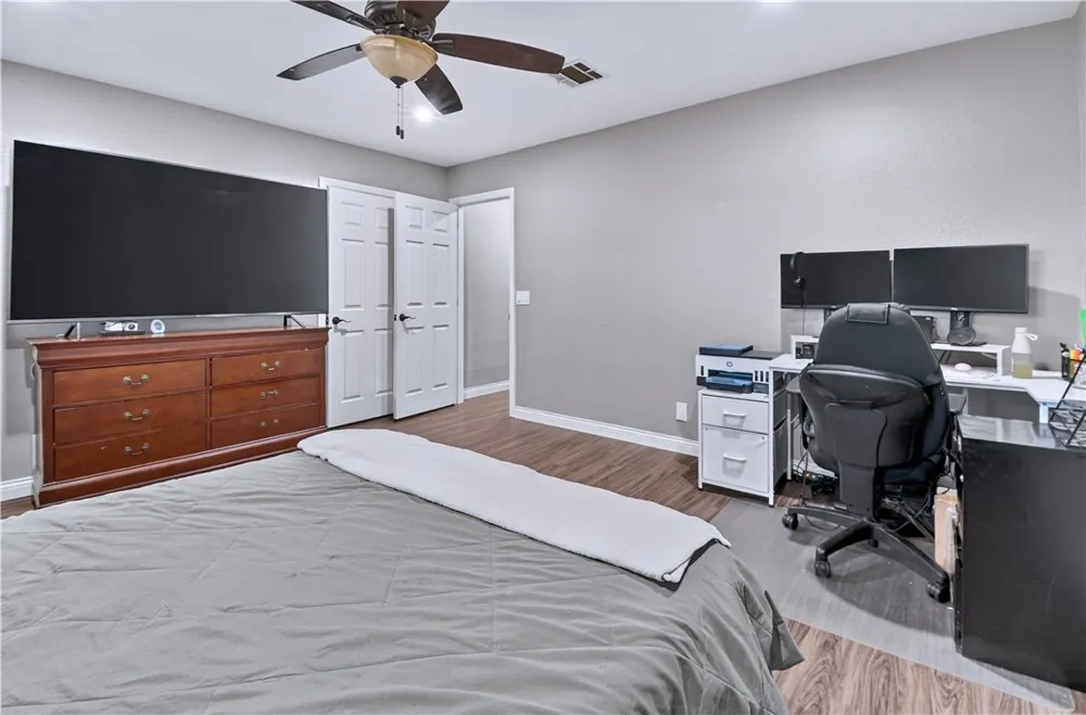 834 E Avenue J6 Lancaster, CA 93535